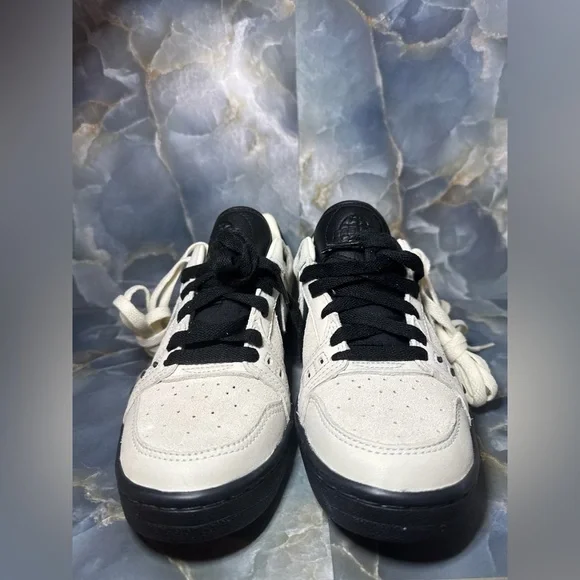 Converse Two-Tone Low-Top Sneakers in Cream and Black - Picture 2 of 8